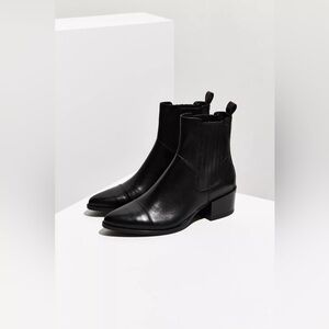 Vagabond Shoemakers Marja Chelsea Boot - Size 10